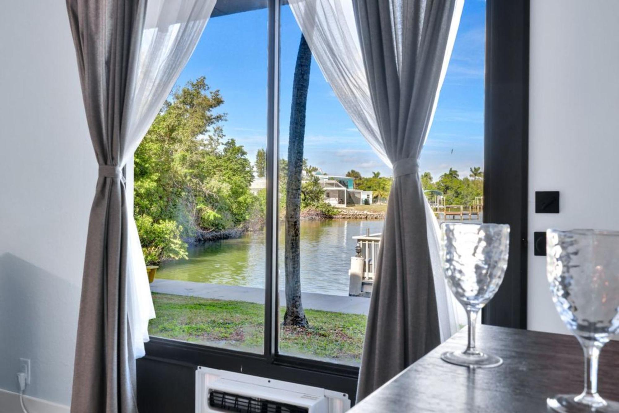 Waterfront - Isles Of Capri - Island Retreat - Marco Island - Appartement North Naples