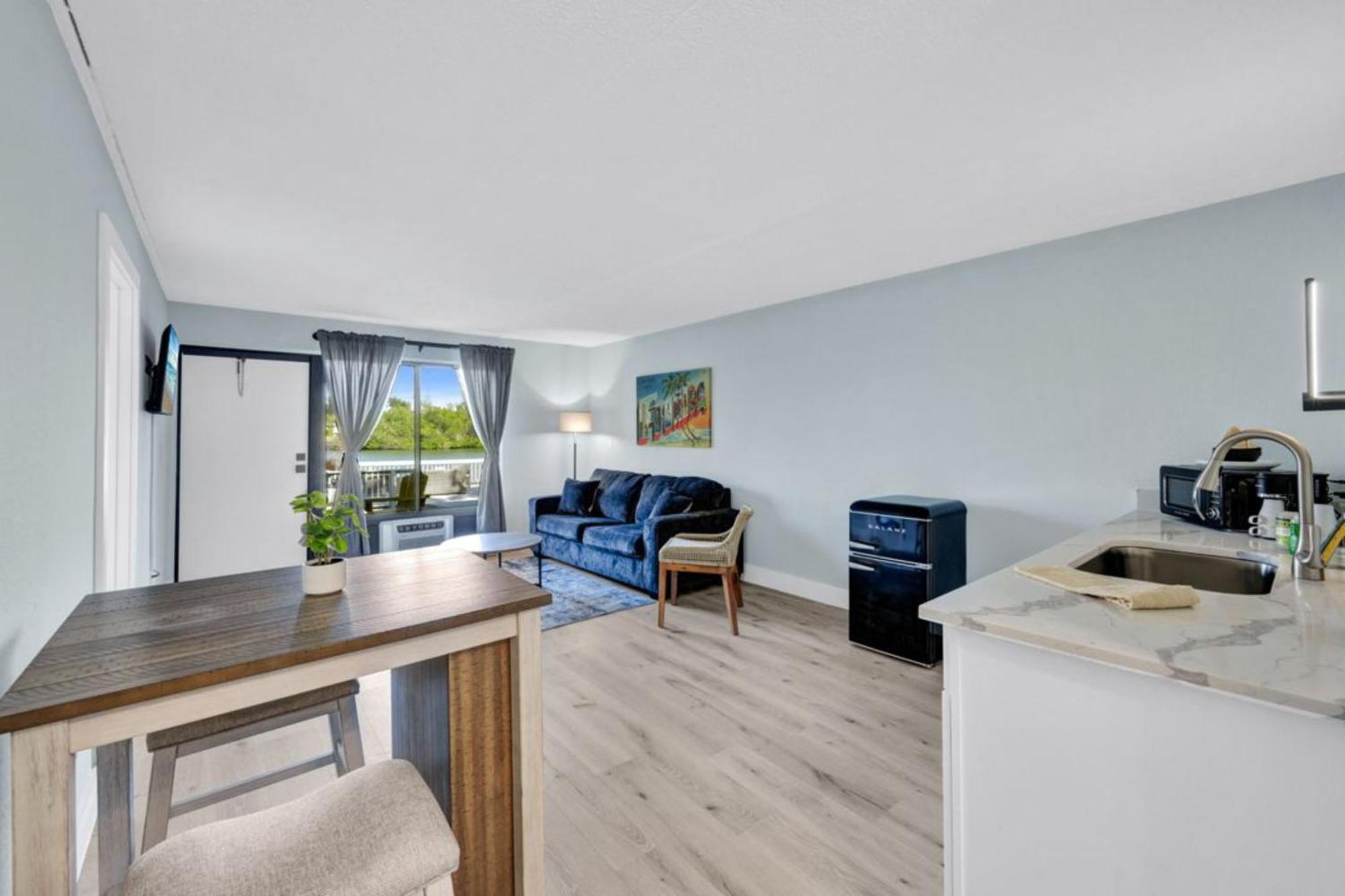 Waterfront - Isles Of Capri - Island Retreat - Marco Island - * North Naples