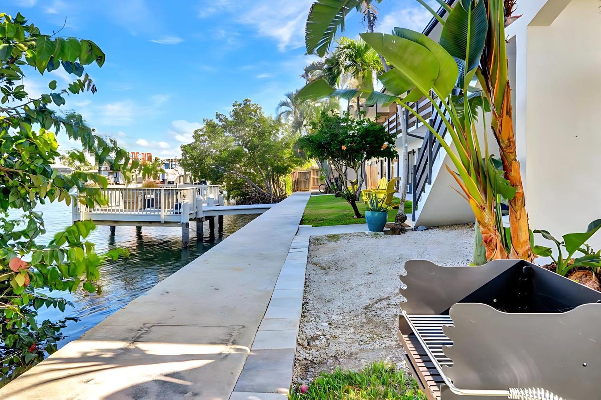 Waterfront - Isles Of Capri - Island Retreat - Marco Island -