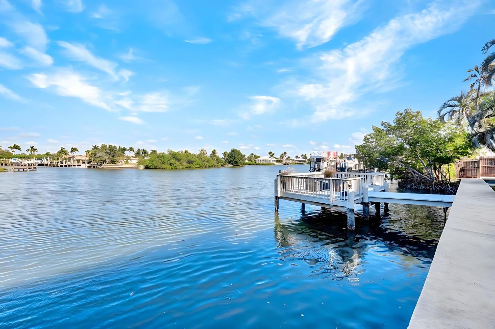 Waterfront - Isles Of Capri - Island Retreat - Marco Island - North Naples