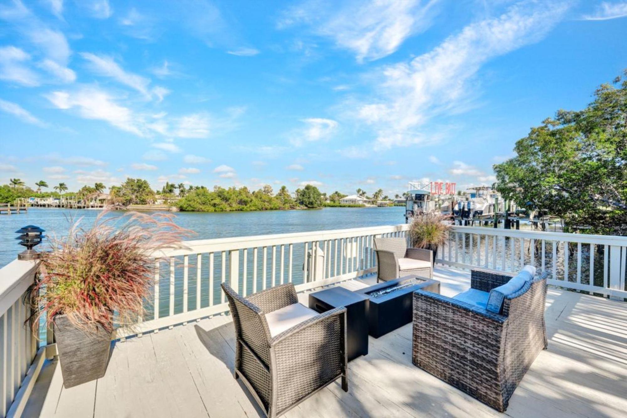 Waterfront - Isles Of Capri - Island Retreat - Marco Island - *