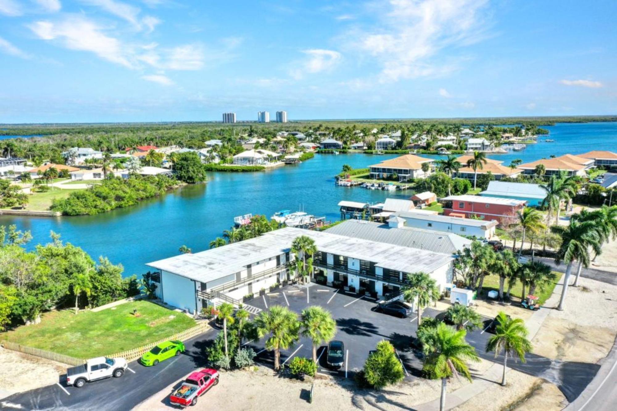 Waterfront - Isles Of Capri - Island Retreat - Marco Island - Appartement North Naples