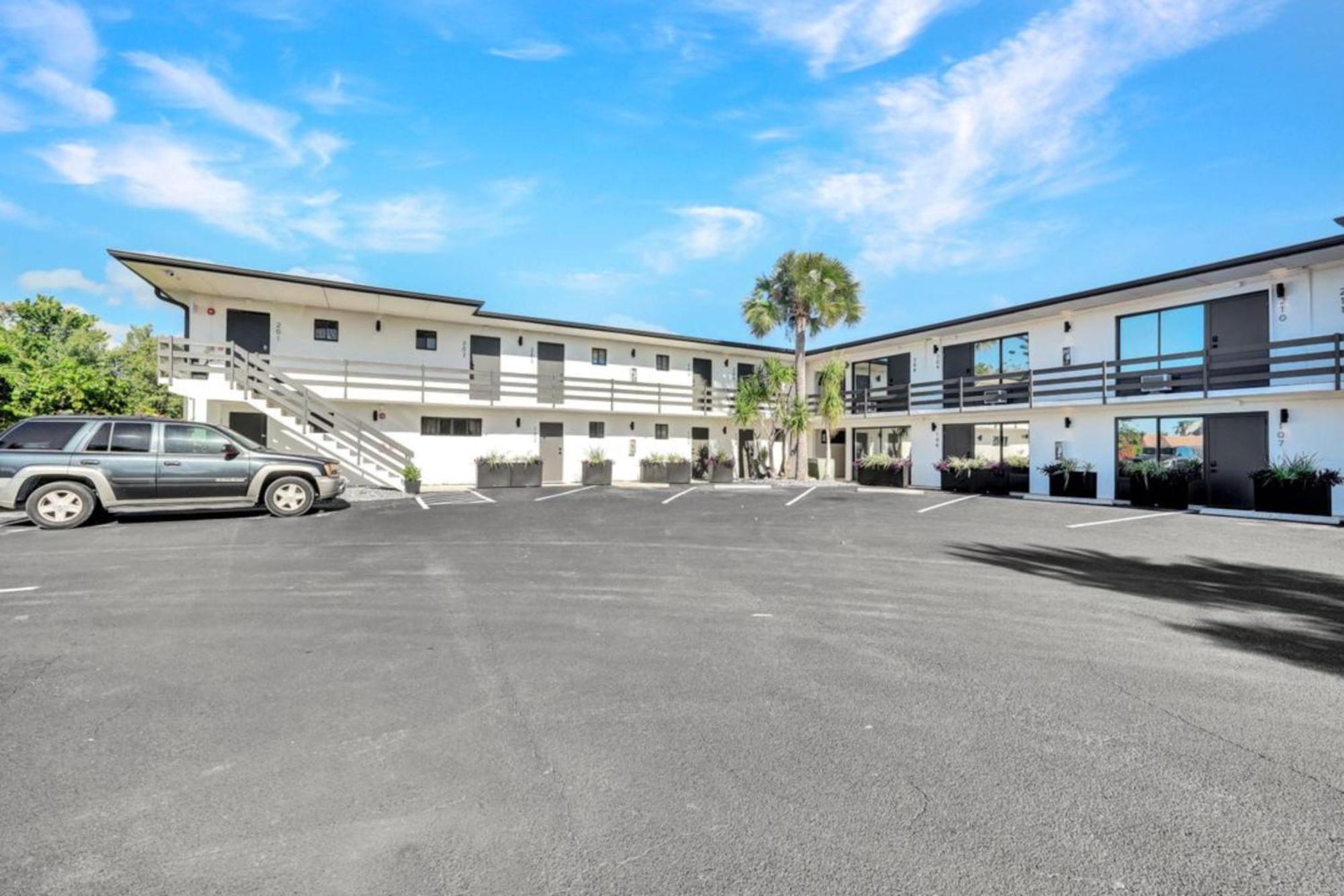 Waterfront - Isles Of Capri - Island Retreat - Marco Island -